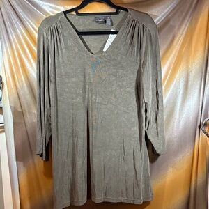 Travelers by Chico's Brown no wrinkle Tunic Top. A2